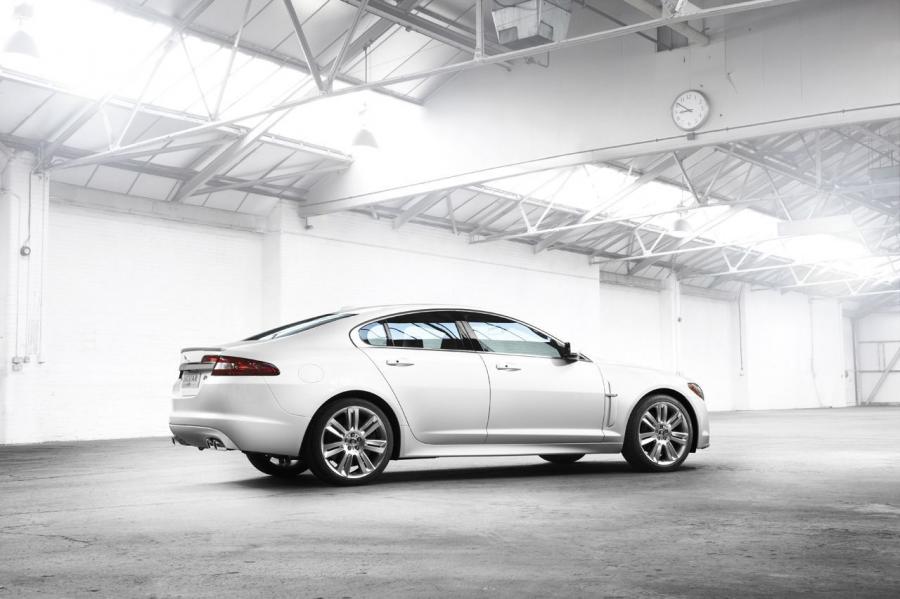  Jaguar XFR 2009 года  (фото 141 из 141)